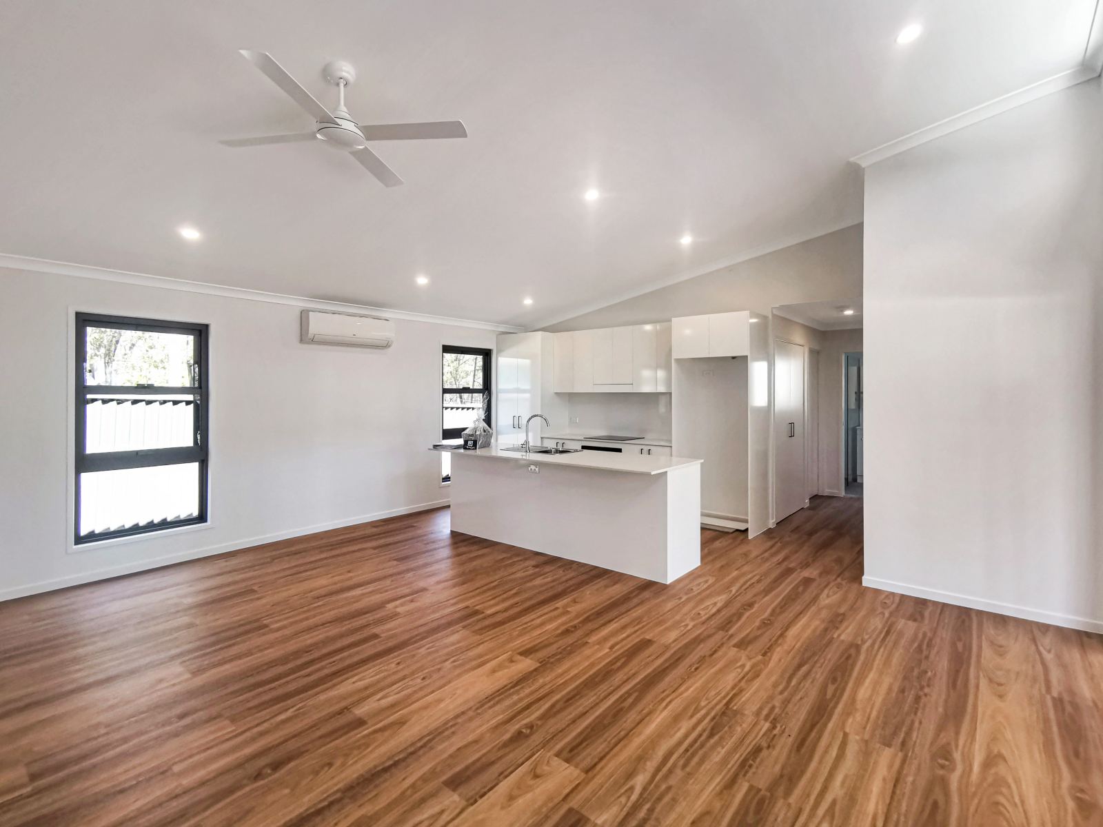 Stapylton Acreage Small Home — Stapylton